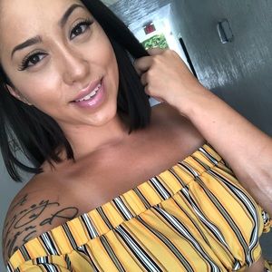 Meet your Posher, | Lucia & Lissette